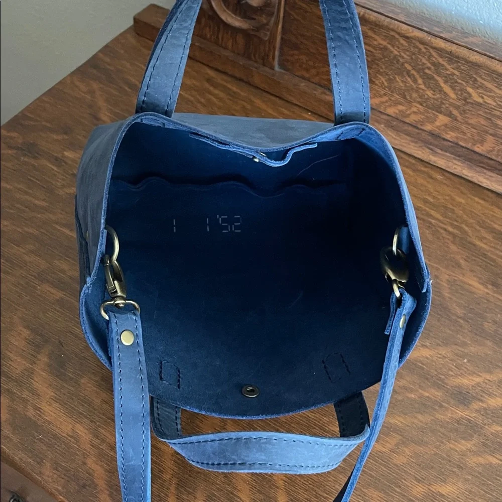 Chic Navy Leather Tote - Picture 6 of 7